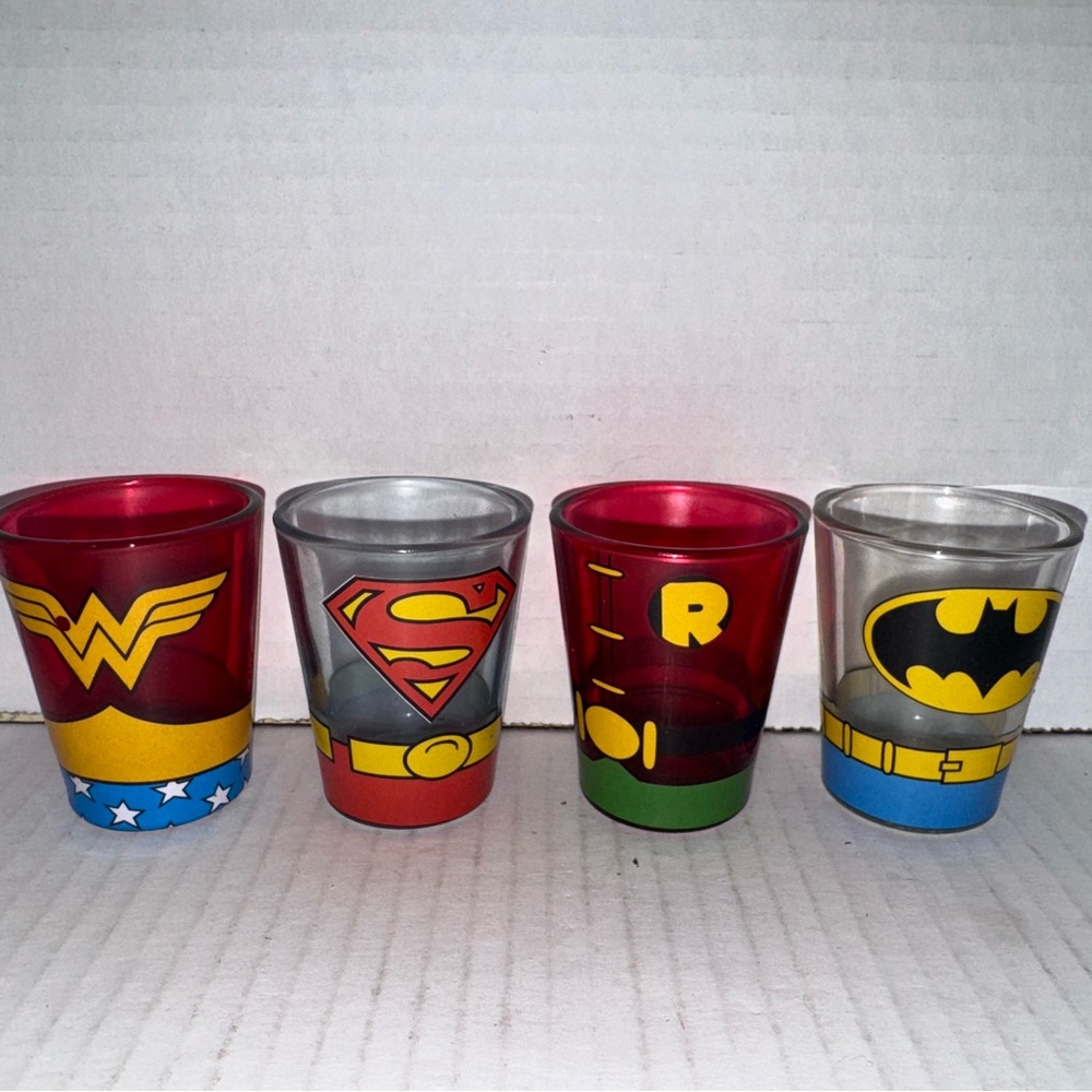 Justice League Set of 4 Shot Glasses  DC Comics 1.5 oz Glassware Set